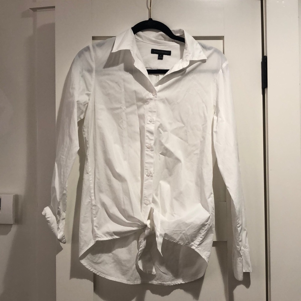 Banana Republic button up with tie bottom
